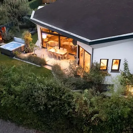 Ferienhaus Oak Tree Natur, Sauna & Whirlpool *