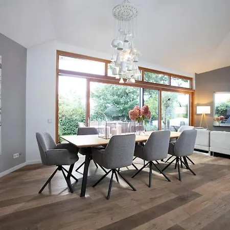 Ferienhaus Oak Tree Natur, Sauna & Whirlpool