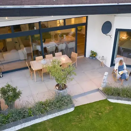 Ferienhaus Oak Tree Natur, Sauna & Whirlpool